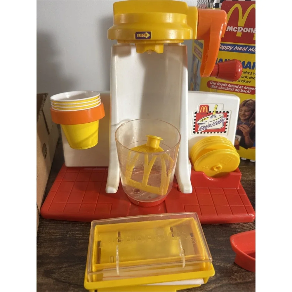 McDONALDS HAPPY MEAL MAGIC SHAKE  MAKER‎ BY MATTEL Vintage